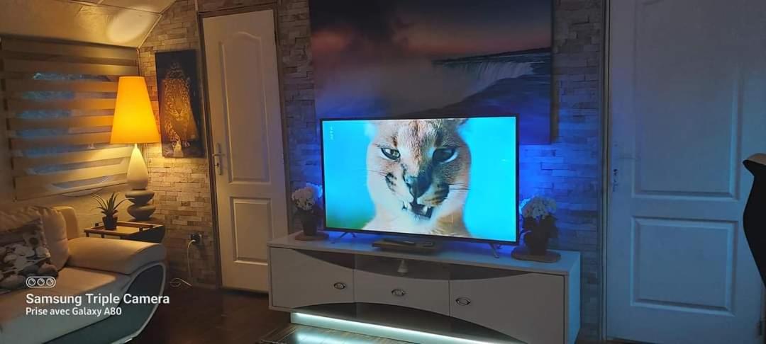 Peniche Morgane 2 Sas Les Betises Hotell Cambrai Exteriör bild