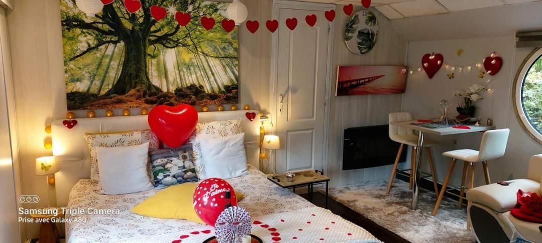 Peniche Morgane 2 Sas Les Betises Hotell Cambrai Exteriör bild