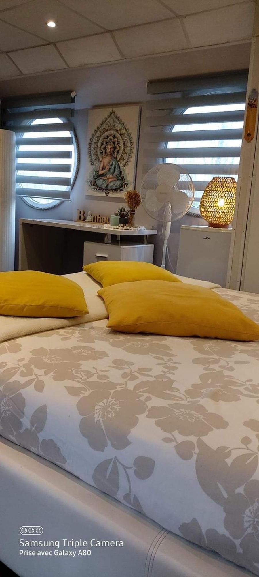Peniche Morgane 2 Sas Les Betises Hotell Cambrai Exteriör bild
